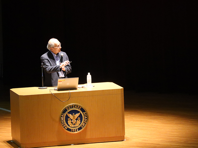 学校長ウェルカムスピーチ及び学校紹介