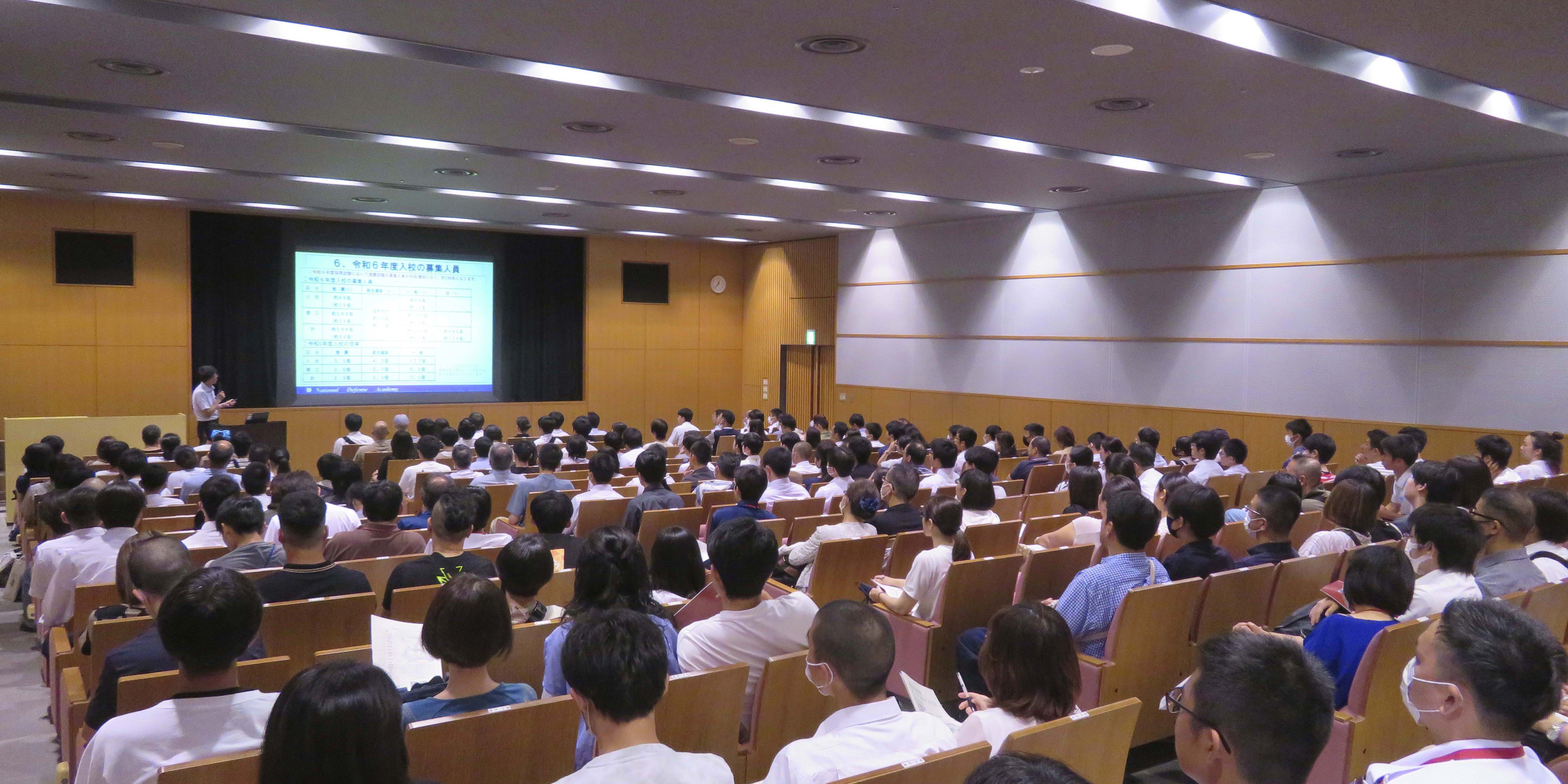 受験生の方へ | 防衛大学校